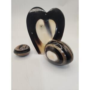 Natural Agate Gemstone - 2 eggs and one photo frame